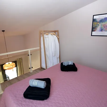 The Thassian Yard מלון דירות 4*