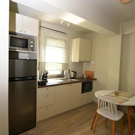 The Thassian Yard מלון דירות 4*