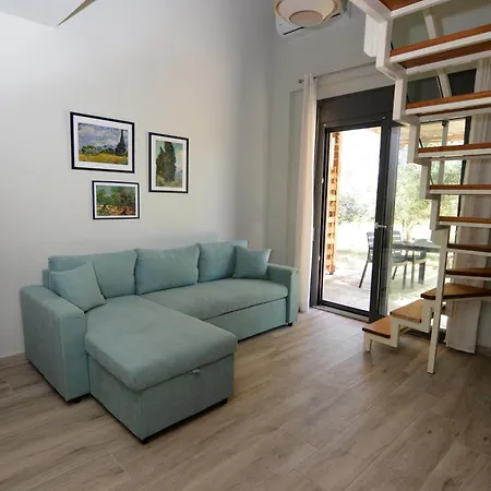 מלון דירות The Thassian Yard