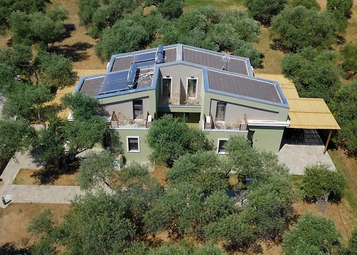 The Thassian Yard 4*