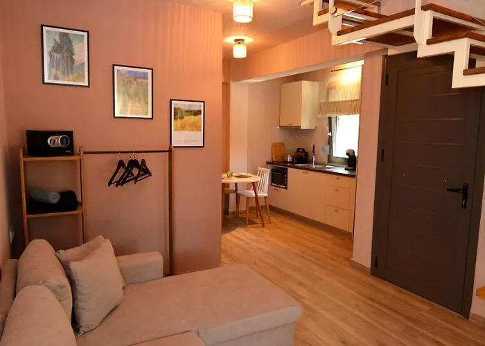 The Thassian Yard 4*